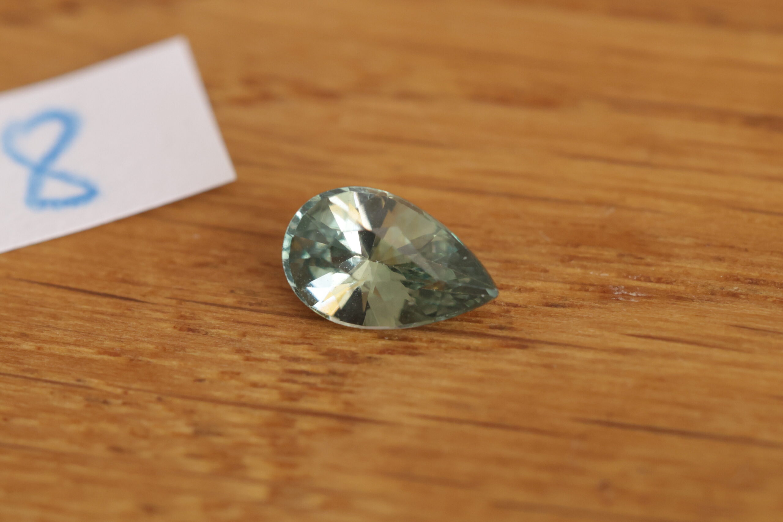 Zielony szafir łezka F8