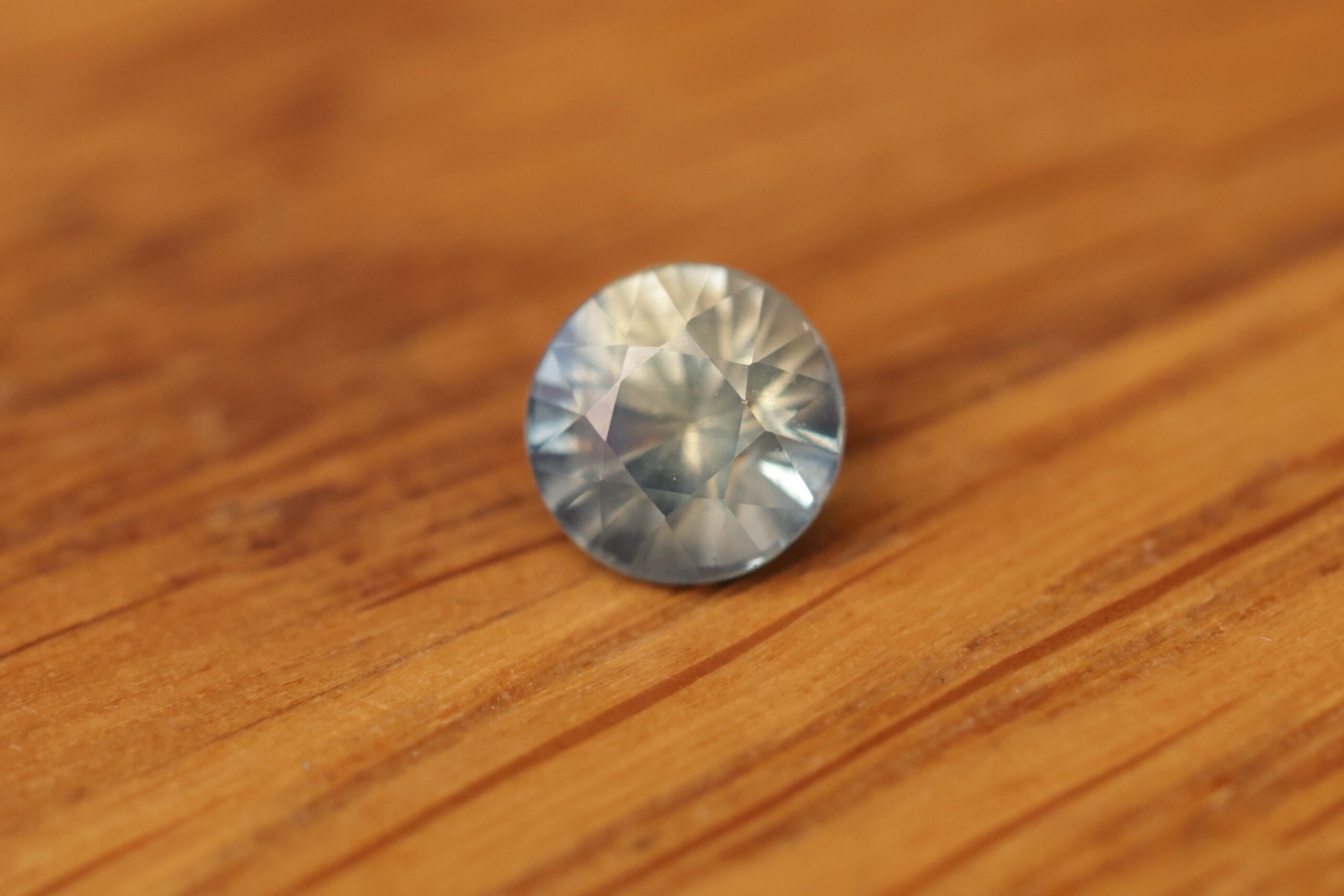 Dwubarwny okrągły szafir H6 - obrazek 2