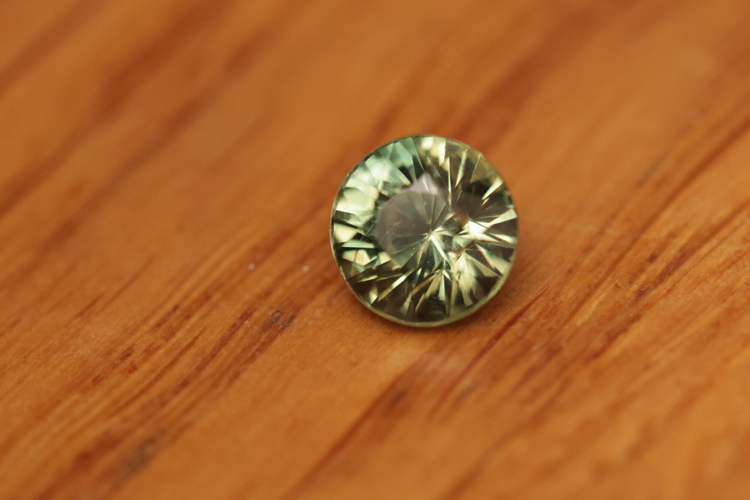 Żywo zielony okrągły szafir H7 - obrazek 2