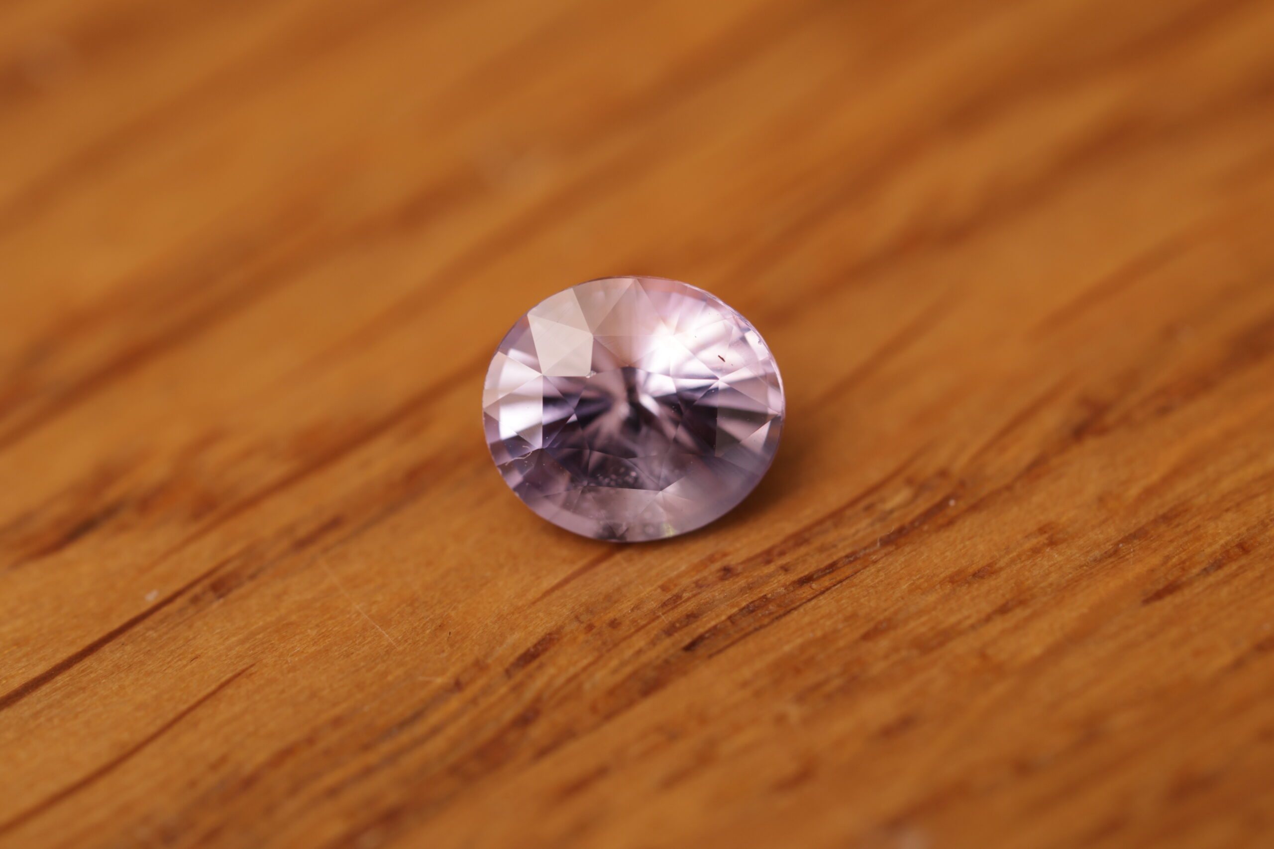 Lawendowy owalny szafir I4