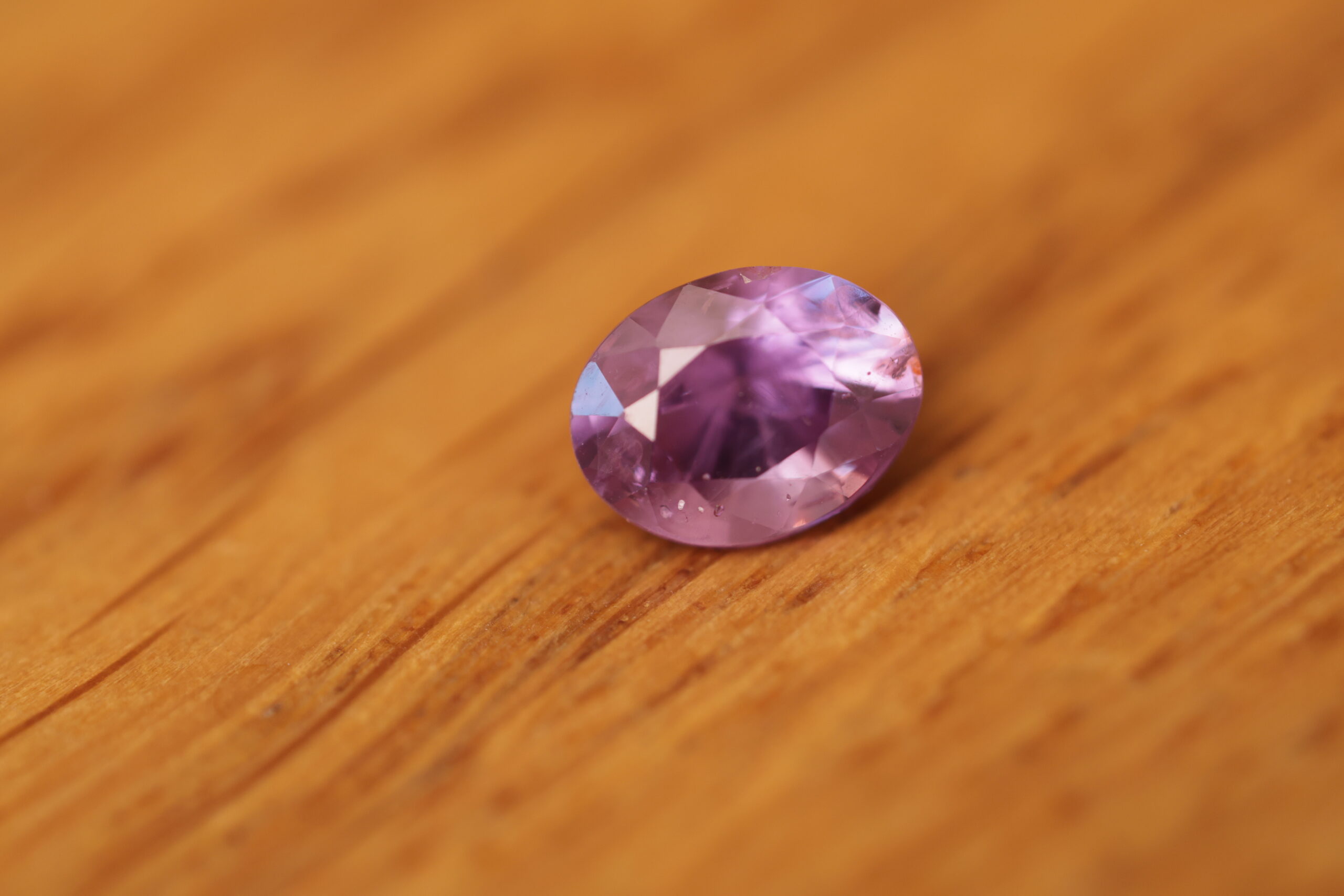 Fioletowy owalny szafir I5