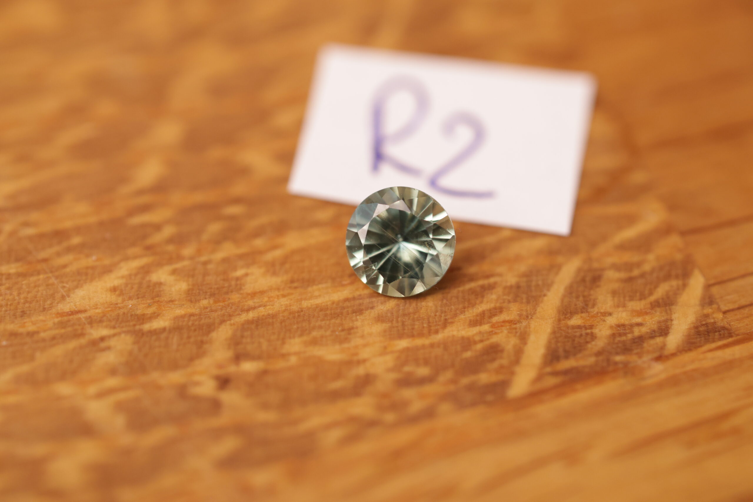 Okrągły szafir R2 rezerwacja