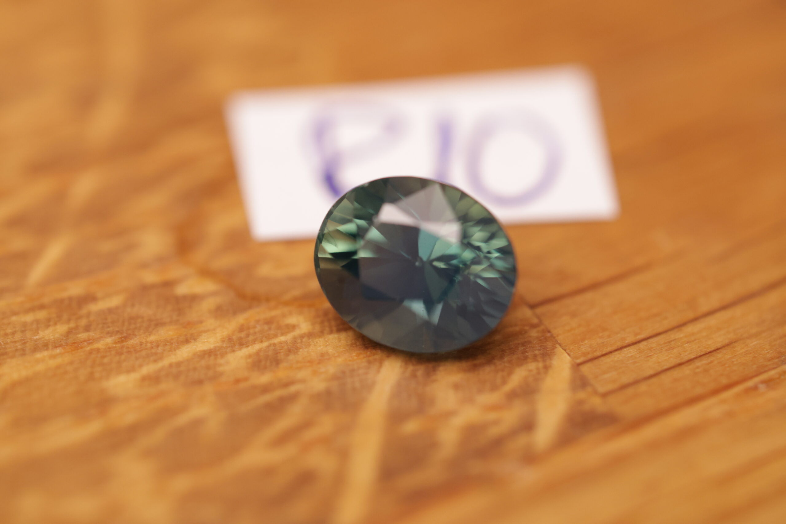 Morski owalny szafir R10