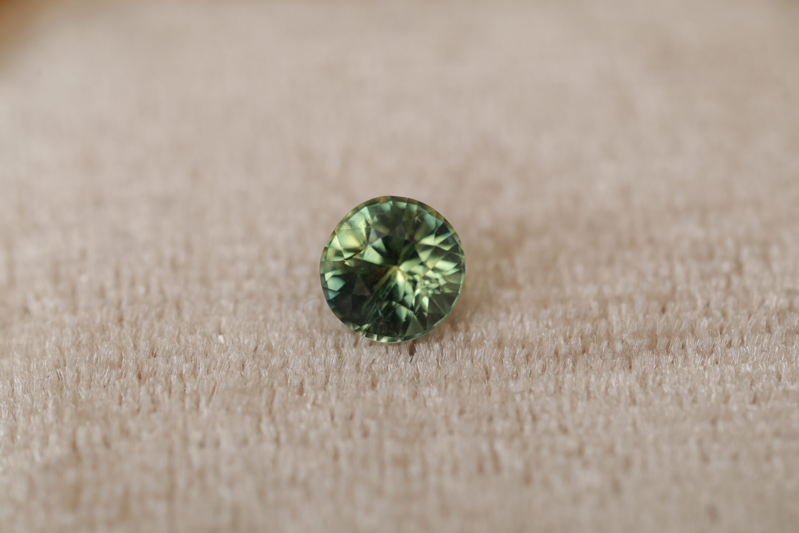 Zielony okrągły szafir