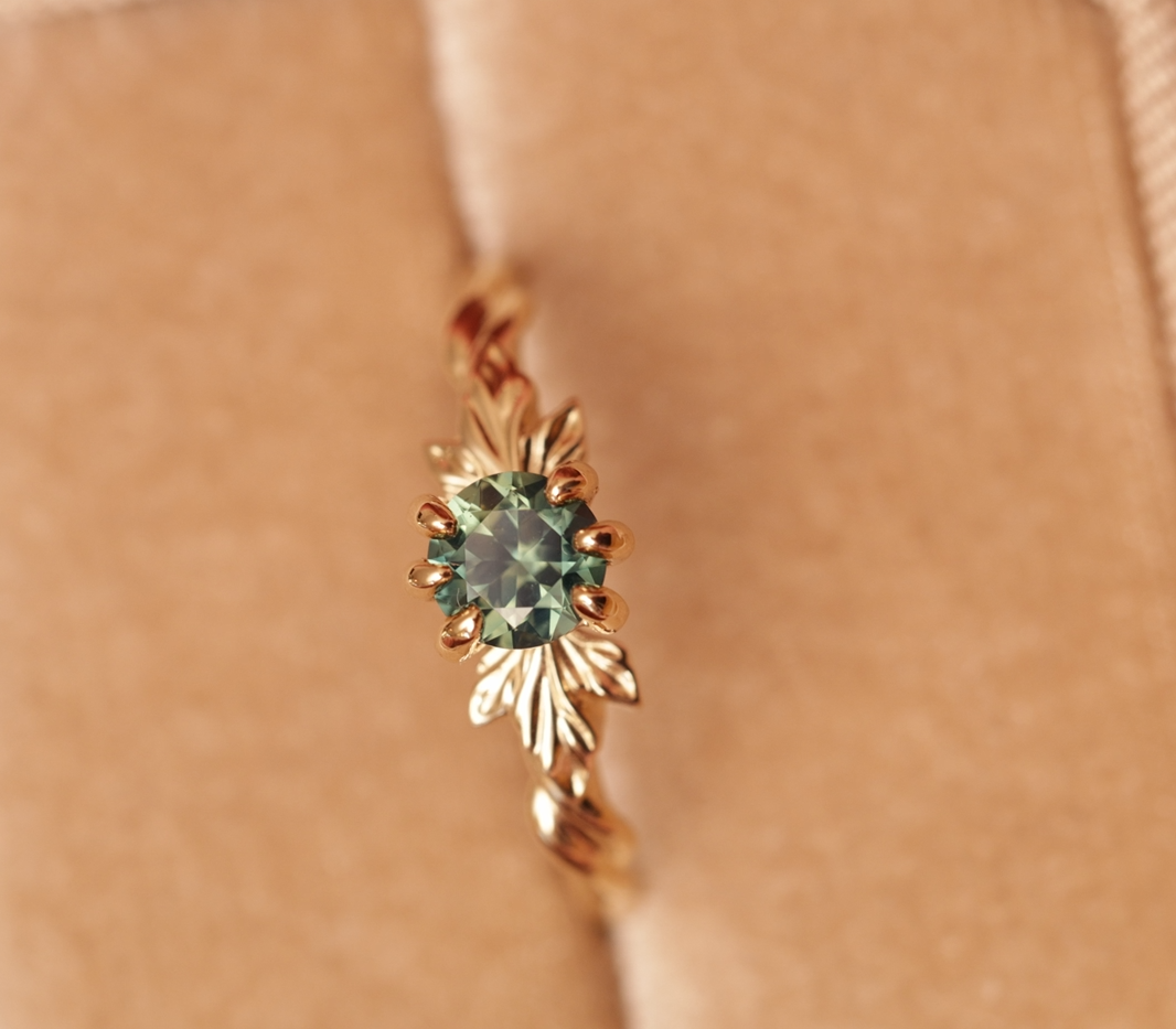 Pierścionek listkowy z szafirem - rezerwacja do wtorku