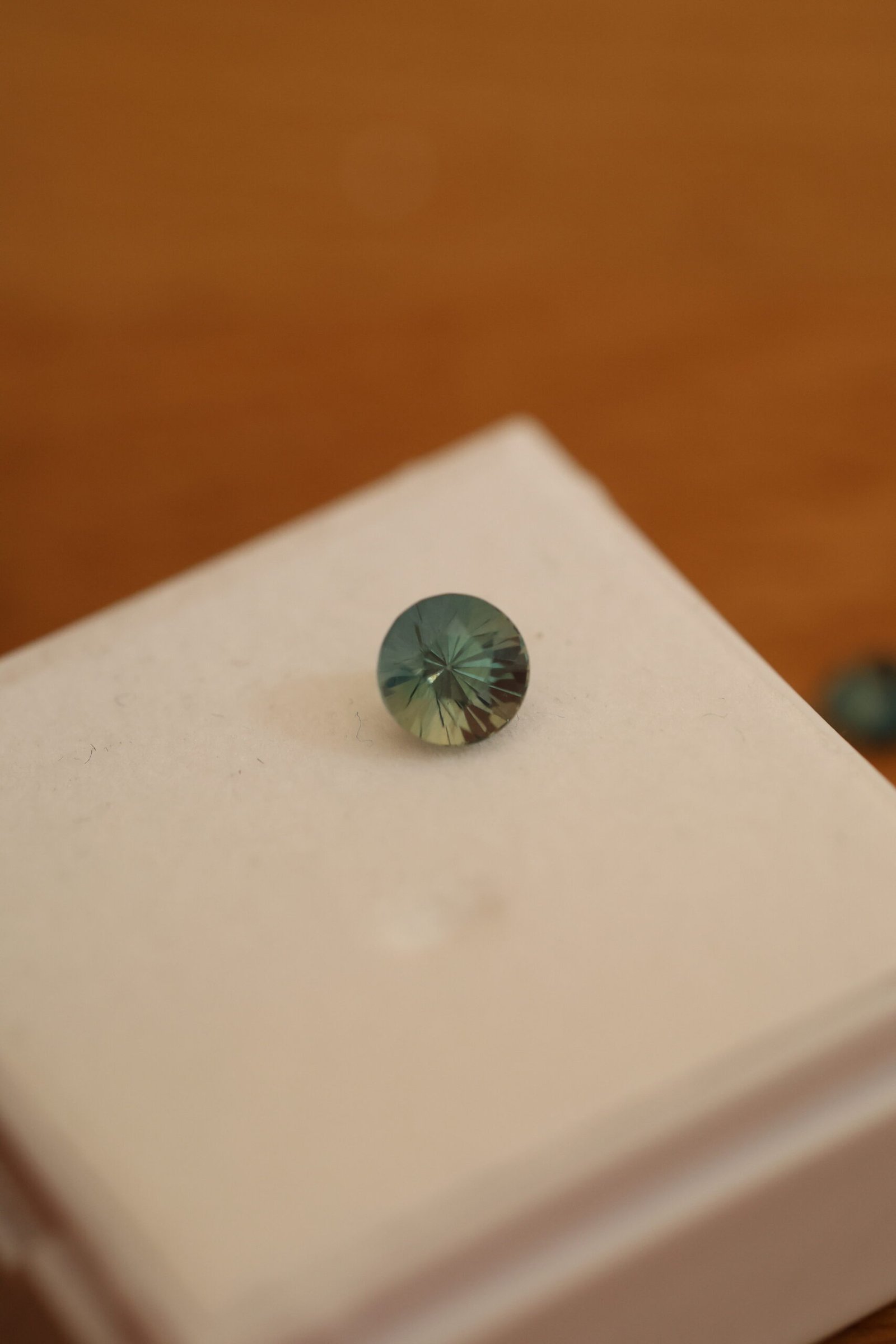 Turkusowy okrągły szafir C14