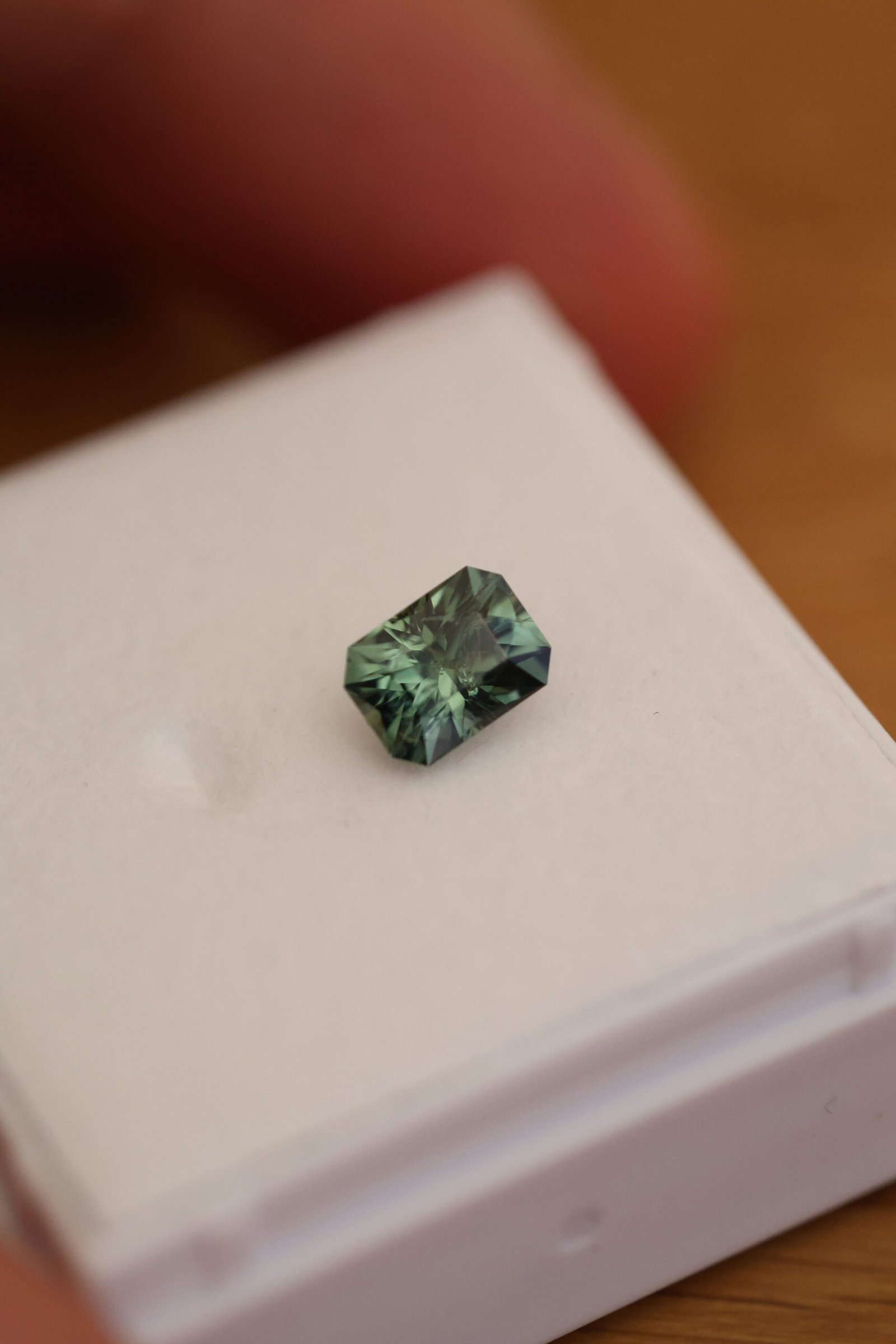 Zjawiskowy zielony szafir d19
